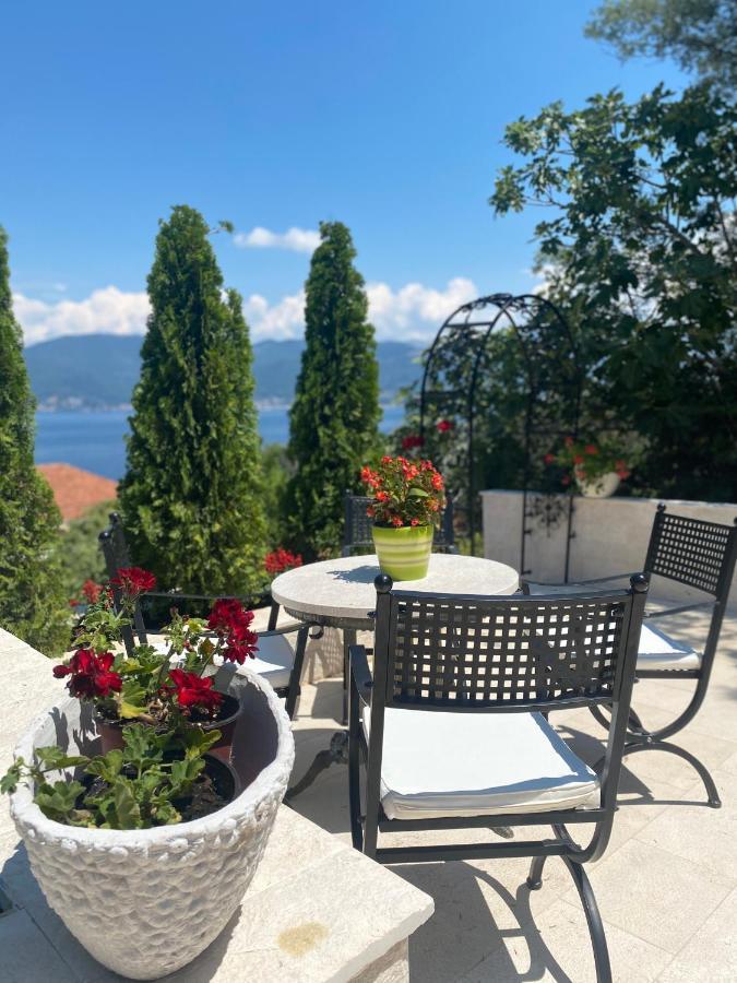 Villa Mare Apartments Тиват Экстерьер фото