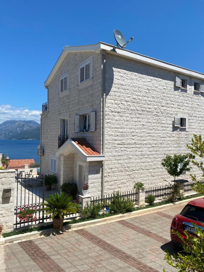 Villa Mare Apartments Тиват Экстерьер фото