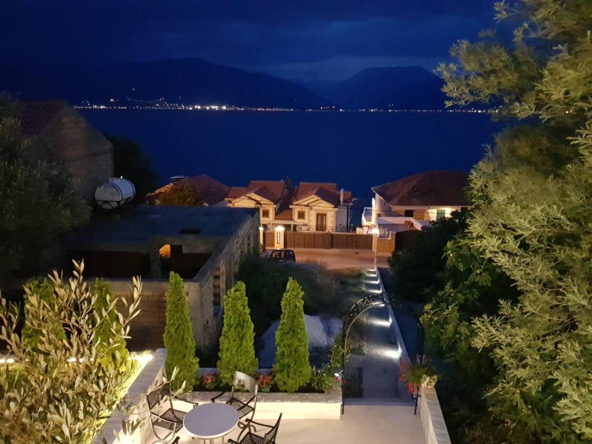 Villa Mare Apartments Тиват Экстерьер фото