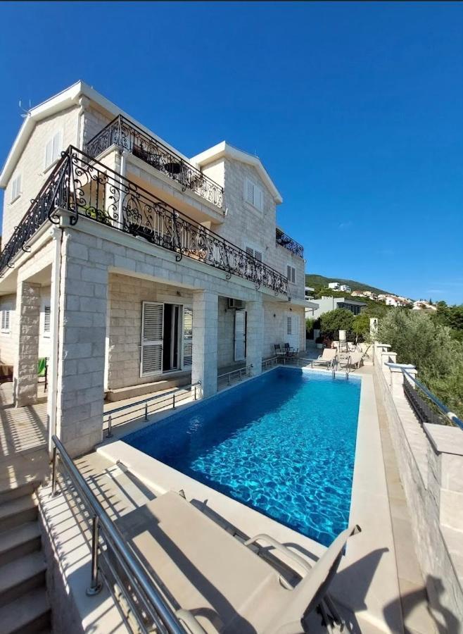Villa Mare Apartments Тиват Экстерьер фото