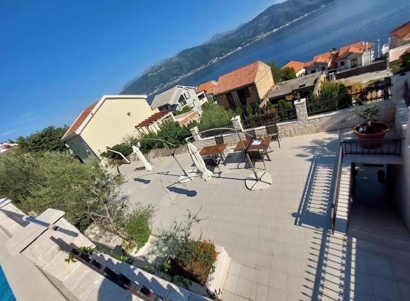 Villa Mare Apartments Тиват Экстерьер фото