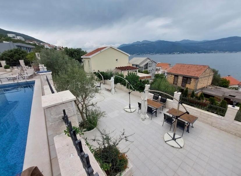 Villa Mare Apartments Тиват Экстерьер фото