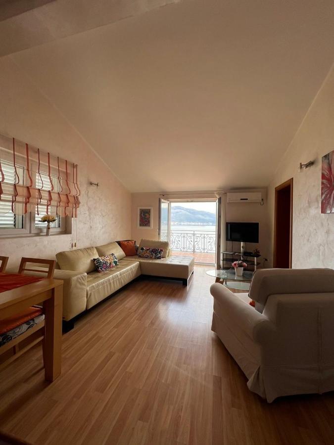 Villa Mare Apartments Тиват Экстерьер фото