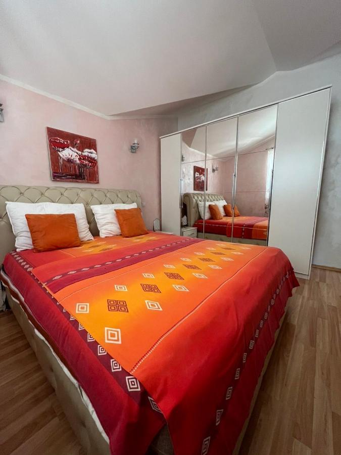 Villa Mare Apartments Тиват Экстерьер фото