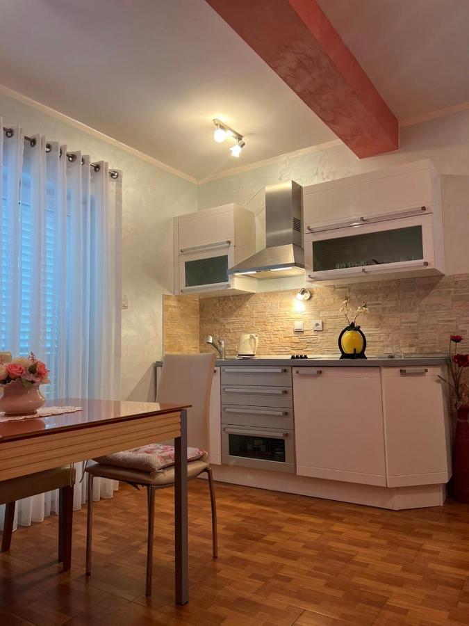 Villa Mare Apartments Тиват Экстерьер фото