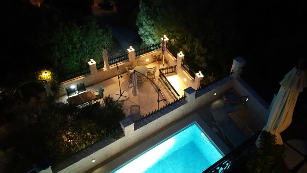 Villa Mare Apartments Тиват Экстерьер фото