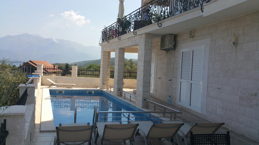 Villa Mare Apartments Тиват Экстерьер фото