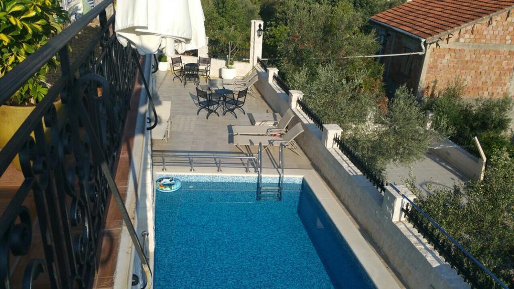 Villa Mare Apartments Тиват Экстерьер фото