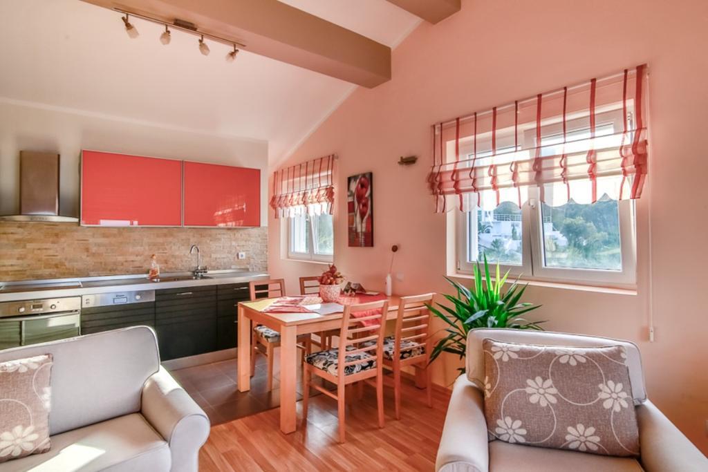 Villa Mare Apartments Тиват Экстерьер фото