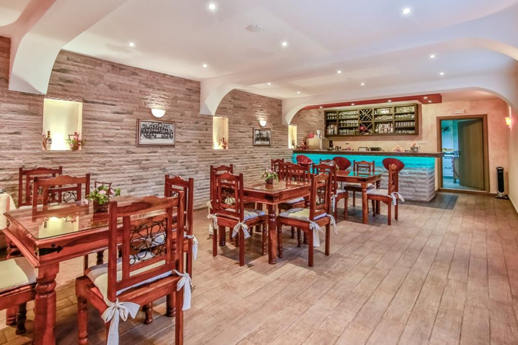 Villa Mare Apartments Тиват Экстерьер фото